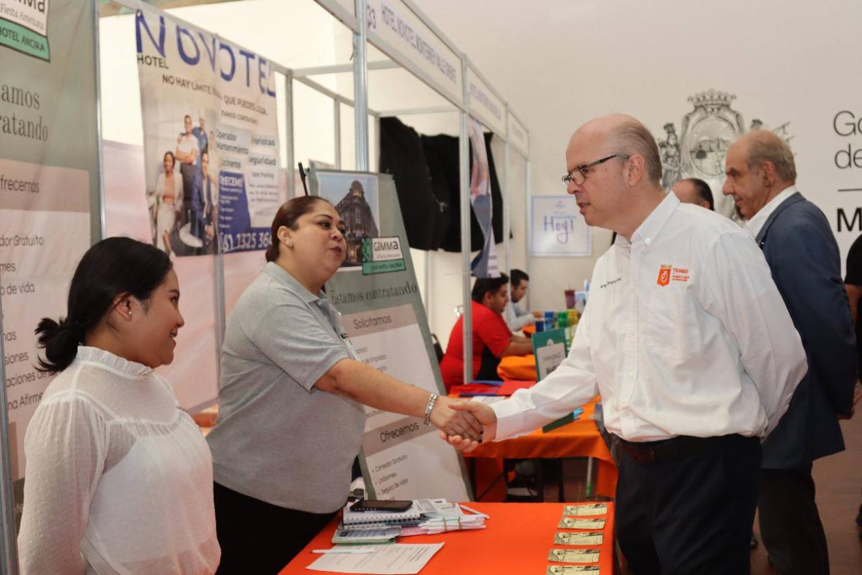 Atiende Secretaría del Trabajo a más de 600 personas en Primera Expo Feria Empleo Hotelera